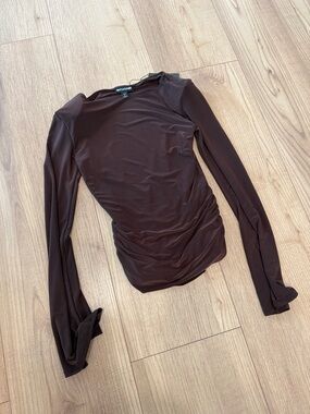 PrettyLittleThing Dark Brown Long Sleeve Ruched Crewneck Top